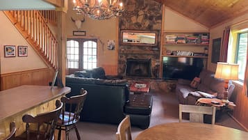 Smart TV, fireplace, DVD player