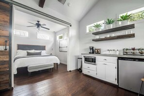 1 bedroom, iron/ironing board, travel cot, WiFi