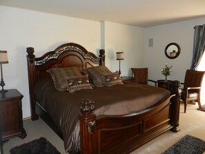3 bedrooms, memory foam beds, iron/ironing board, WiFi - Beautiful private Telluride retreat with amazing views, new hot tub, free WIFI.  (Telluride)