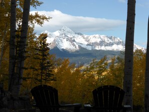 Property grounds - Beautiful private Telluride retreat with amazing views, new hot tub, free WIFI. (Telluride)
