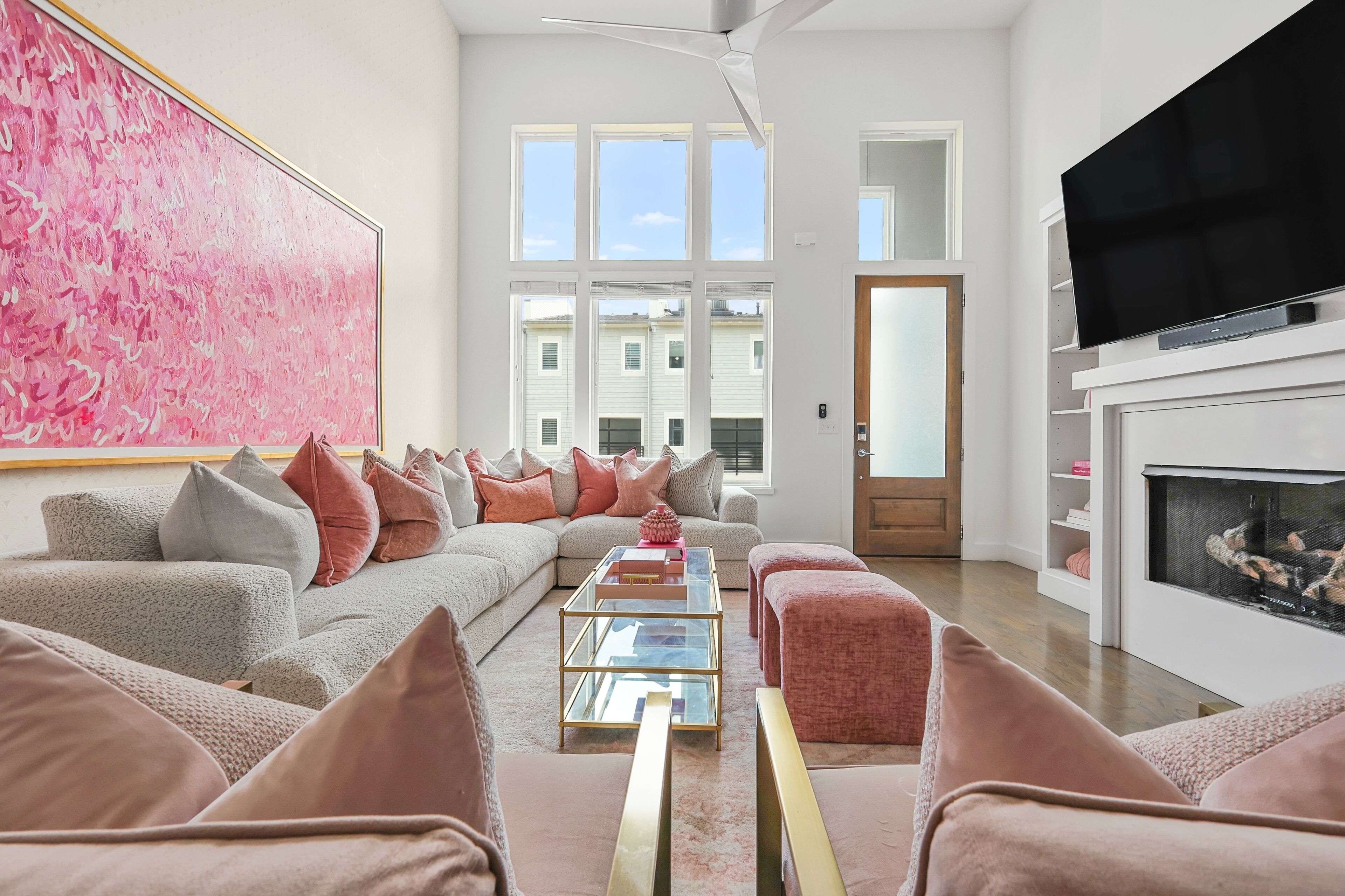 Smart TV, fireplace, books, stereo