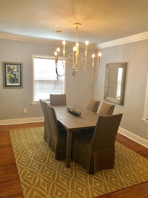 Dining - 3BR home, 2blks to Beach, Keesler, 30 day rental with utilities  (Biloxi)