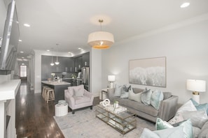 Smart TV, fireplace, stereo