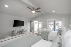 4 soverom, strykejern/-brett, reiseseng for barn og wi-fi (inkludert)