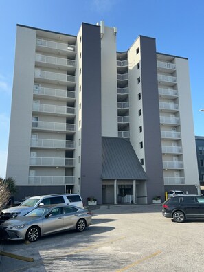 Exterior - OCEANFRONT Condo & Pool, WALKABLE Dining, BEST Location (Gulf Shores)
