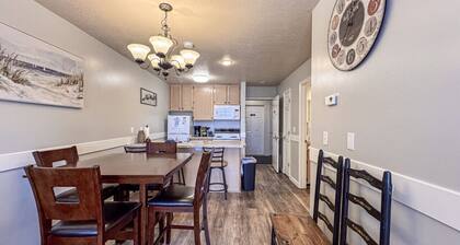 Beautiful Inn Building Updated Condo #211