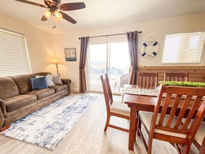 TV, fireplace - Lake View Condo 871 # 4 with amazing views (Garden City)