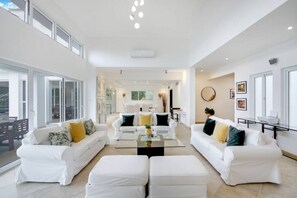 Smart TV, stereo, offices