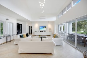 Smart TV, stereo, offices