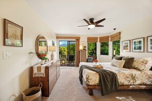 3 slaapkamers, een bureau, een strijkplank/strijkijzer, reisbedje