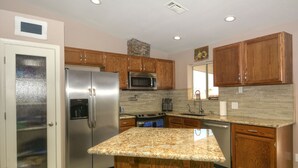 Unclassified image, 3 of 17, button - Beautiful home with 2 masters! (Lake Havasu City)