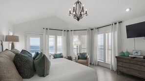 5 quartos, escrivaninha, ferros/tábuas de passar roupa