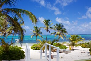 ビーチ、サンラウンジャー、ビーチタオル