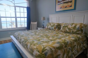 6 soverom, strykejern/-brett, reiseseng for barn og wi-fi (inkludert)