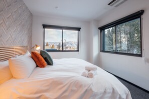 Colchones con pillow-top y tabla de planchar con plancha