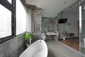 Supreme Double Room, 1 King Bed, Balcony for Smoking  | Desk, blackout curtains, free WiFi, bed sheets - OX Suites (Kaohsiung)