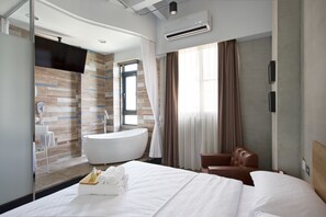 Deluxe Double Room, 1 Double Bed, Bathtub (No Smoking)  | Desk, blackout curtains, free WiFi, bed sheets - OX Suites (Kaohsiung)