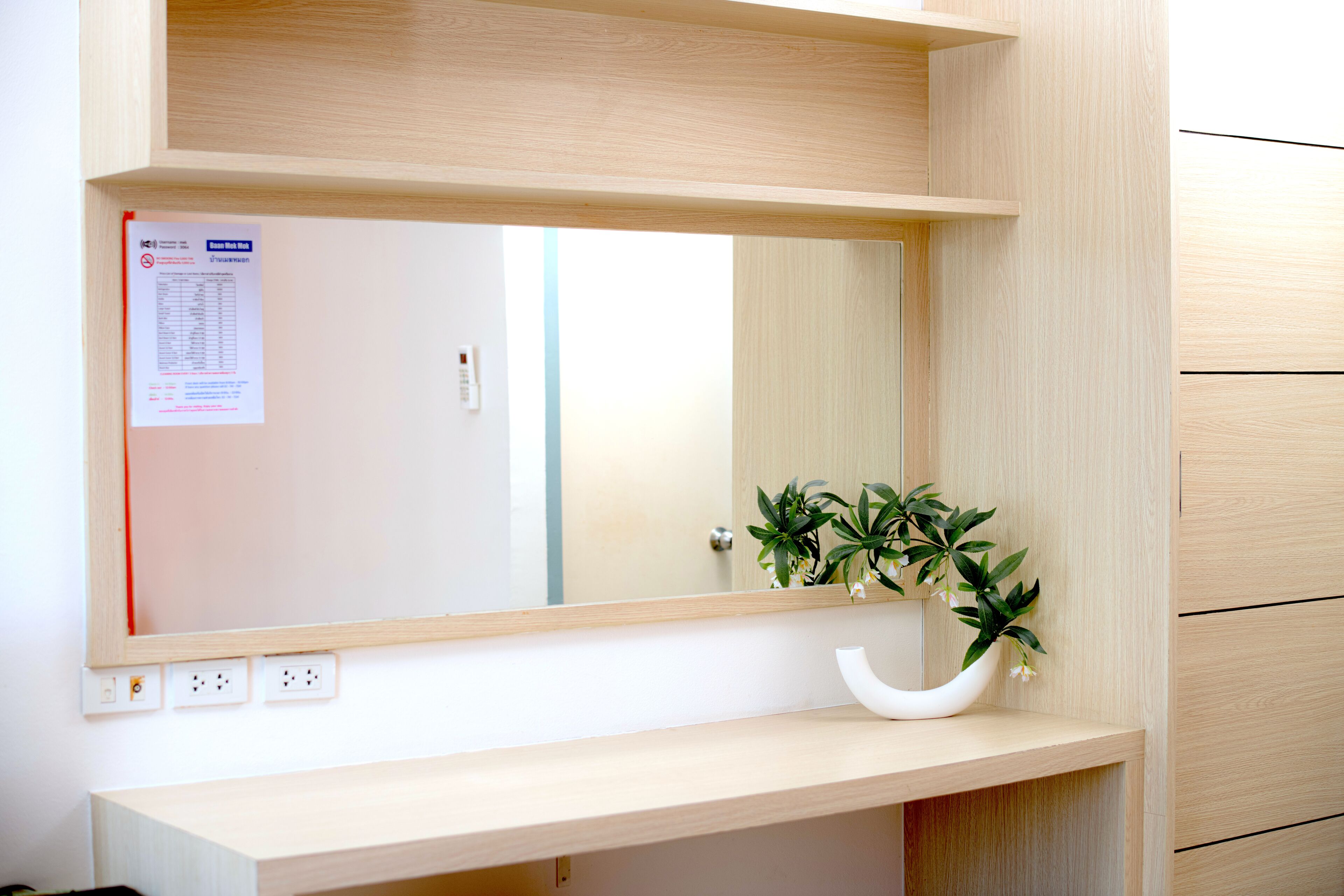 Studio | Desk, blackout curtains, rollaway beds, free WiFi