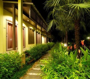 Property grounds - Baan Phor Bangkontee (Damnoen Saduak)