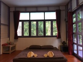 Hong Nai  | Free WiFi