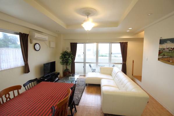 Entire House | Living room