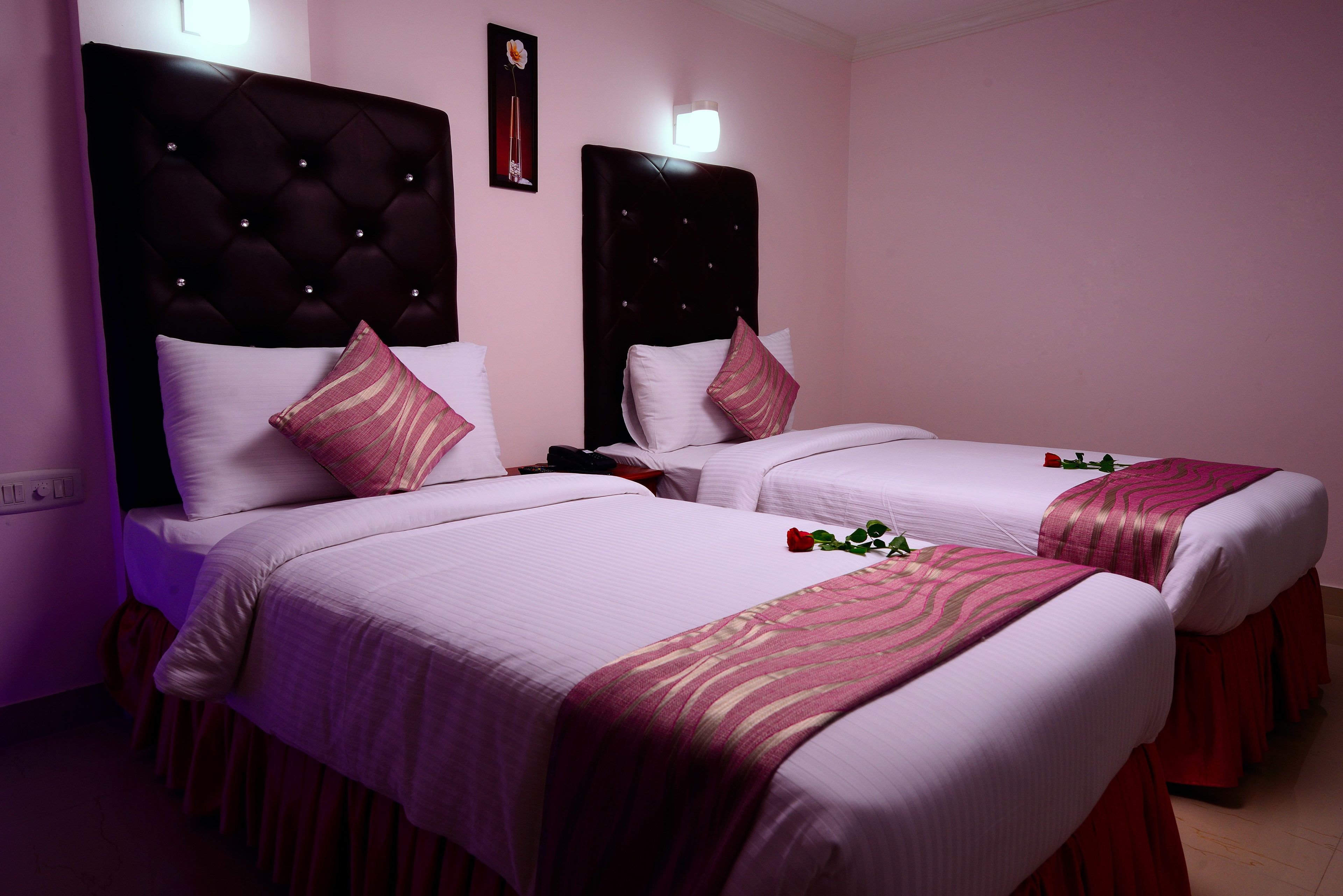 deluxe double room, executive level | in-room safe, desk, blackout curtains, soundproofing