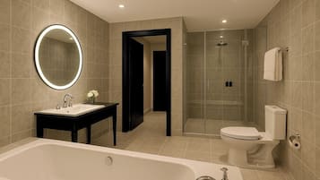 华丽双人房, 城市景观 (Free Daily Minibar) | 浴室 | 免费洗浴用品、吹风机、拖鞋、毛巾