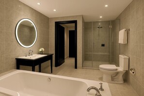 Deluxe Double Room No Window | Bathroom