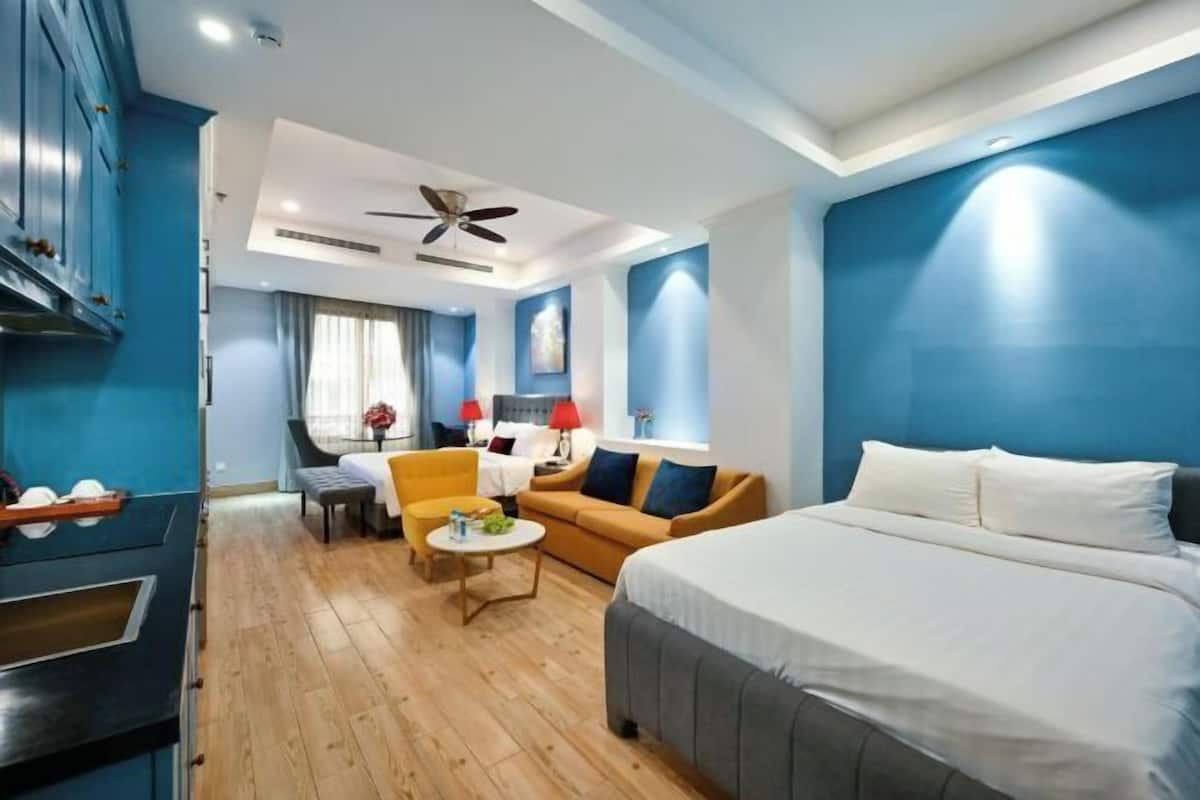 In-room safe, laptop workspace, soundproofing, free WiFi
