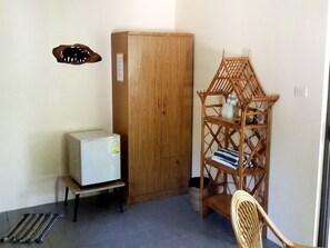 Mini fridge - Khoom Kam Kaew (Phrao)