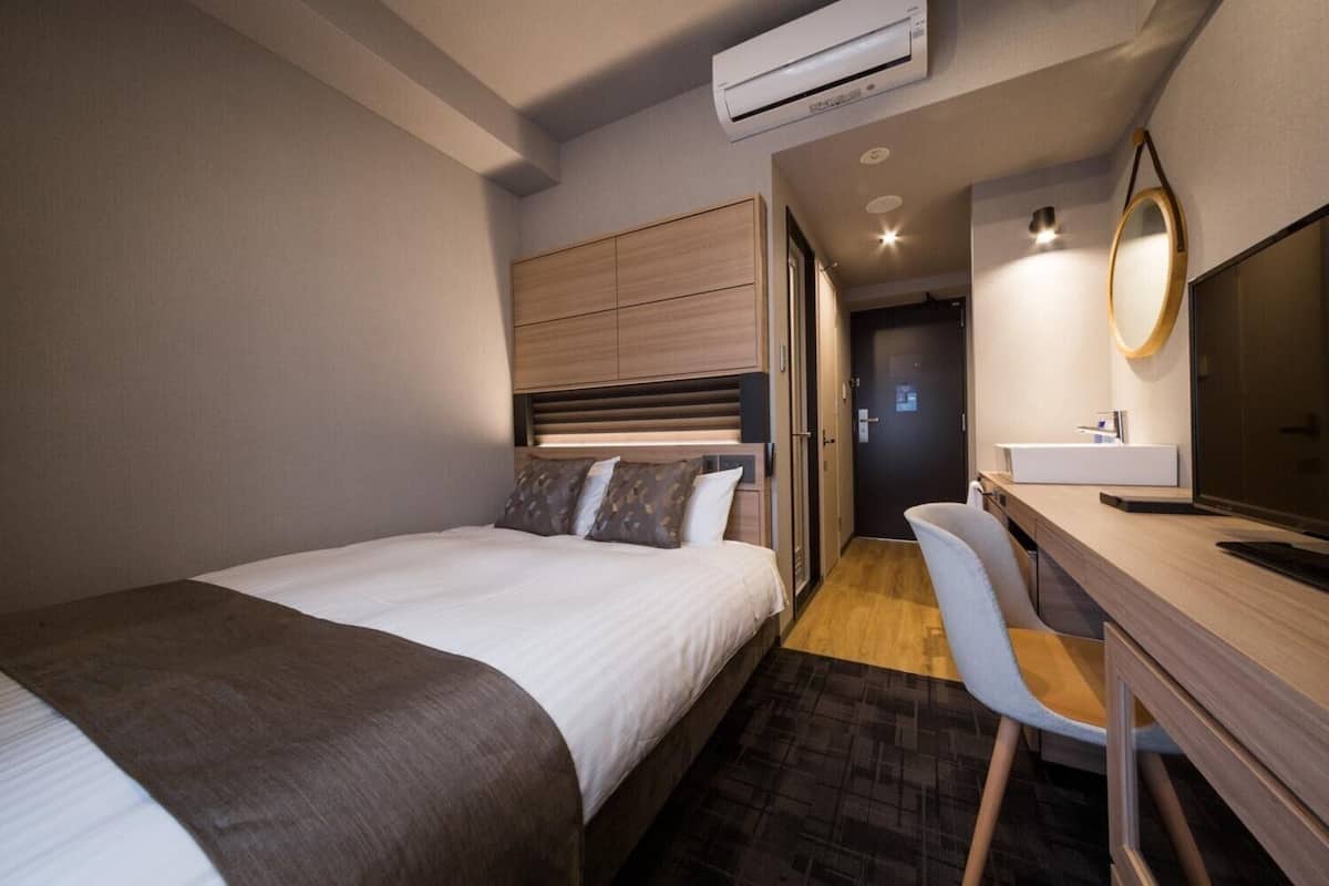 Semi Double Room B with Shower Booth, Non Smoking | Desk, free WiFi, bed sheets