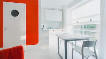 Design Twin Room, 2 Twin Beds, Kitchenette | Private kitchenette | Fridge, microwave, stovetop, dishwasher