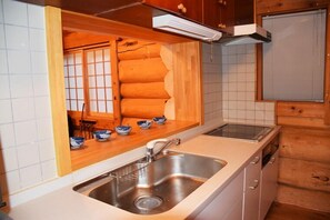 Casa de campo (Goryu) | Cocineta privada | Refrigerador y cafetera y tetera