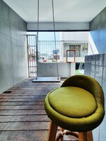 ห้องซูพีเรียสำหรับสี่ท่าน, เตียงควีนไซส์ 2 เตียง | ลานระเบียง/นอกชาน