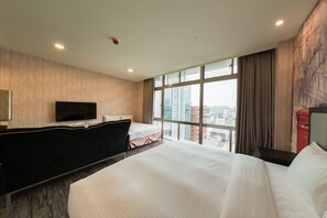 Superior Quadruple Room, 2 Double Beds | Soundproofing, free WiFi, bed sheets - Skyone Hotel (Kaohsiung)