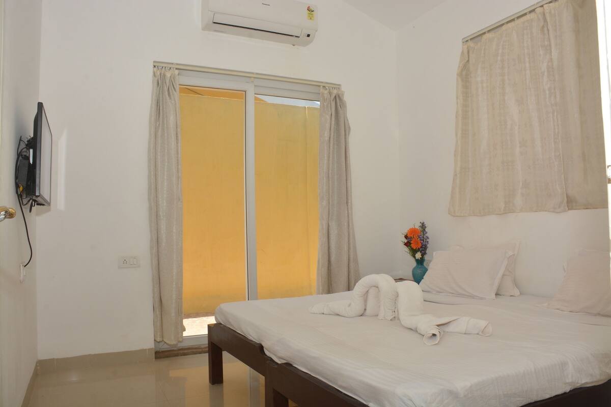 Doppia Superior, 1 letto king, vista piscina