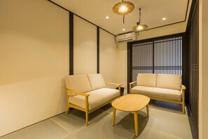 Casa superluxo, 2 quartos (Japanese Style) | Área de estar | TV de tela plana