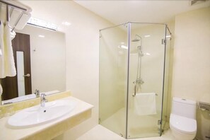 Amenidades de baño gratuitas y toallas 