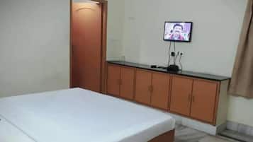 Business Room, 2 Bedrooms, Non Smoking | 1 bedroom, in-room safe, desk, rollaway beds
