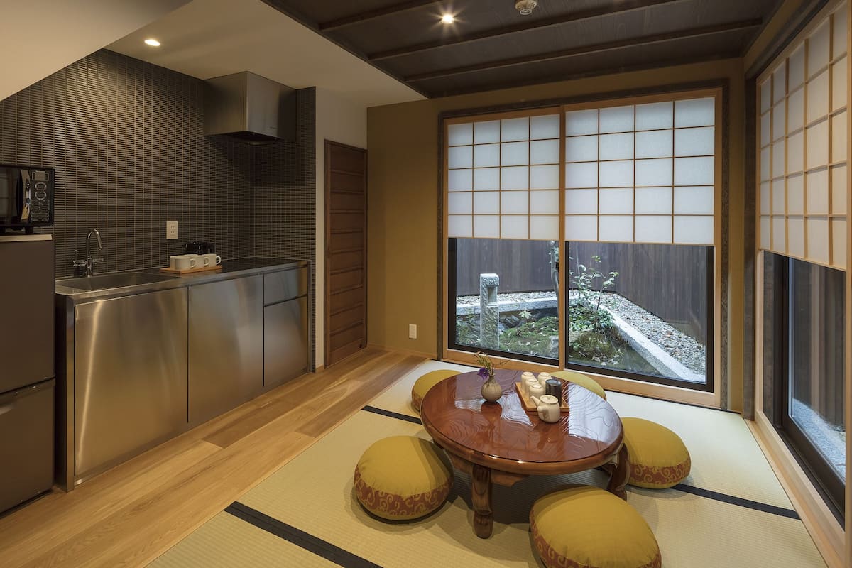 Traditional House, 2 Bedrooms, Kitchen, Garden View (For 4 People) | In-room dining