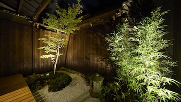 ํ์ฐ์ค (Japanese Style) | 1 ๊ฐ์ ์นจ์ค, ์ค๋ฆฌ/๊ฑฐ์ํธ ์ด๋ถ, ๊ฐ์ค ๋ด ๊ธ๊ณ , ๋ฌด๋ฃ WiFi