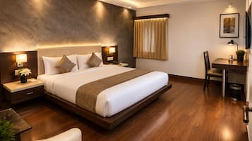 Super Deluxe Room With Balcony | Caja fuerte, escritorio, camas supletorias y wifi gratis