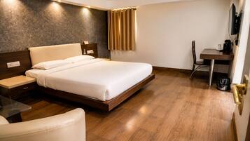 Deluxe Room | Caja fuerte, escritorio, camas supletorias y wifi gratis