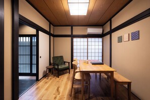 Japanese Town style house | Living area - Rinn Yasakakodaiji (Kyoto)