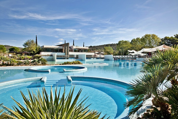 Seasonal outdoor pool, open 10 AM to 6 PM, pool umbrellas, sun loungers