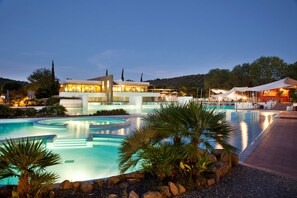 Seasonal outdoor pool, open 10 AM to 6 PM, pool umbrellas, pool loungers - Camping Village Rocchette (Castiglione della Pescaia)