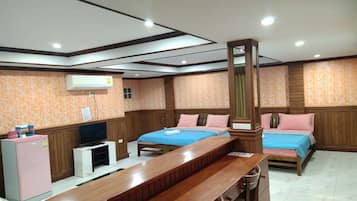 家庭客房 | 書桌、免費 Wi-Fi、床單