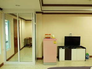 Desk, free WiFi, bed sheets