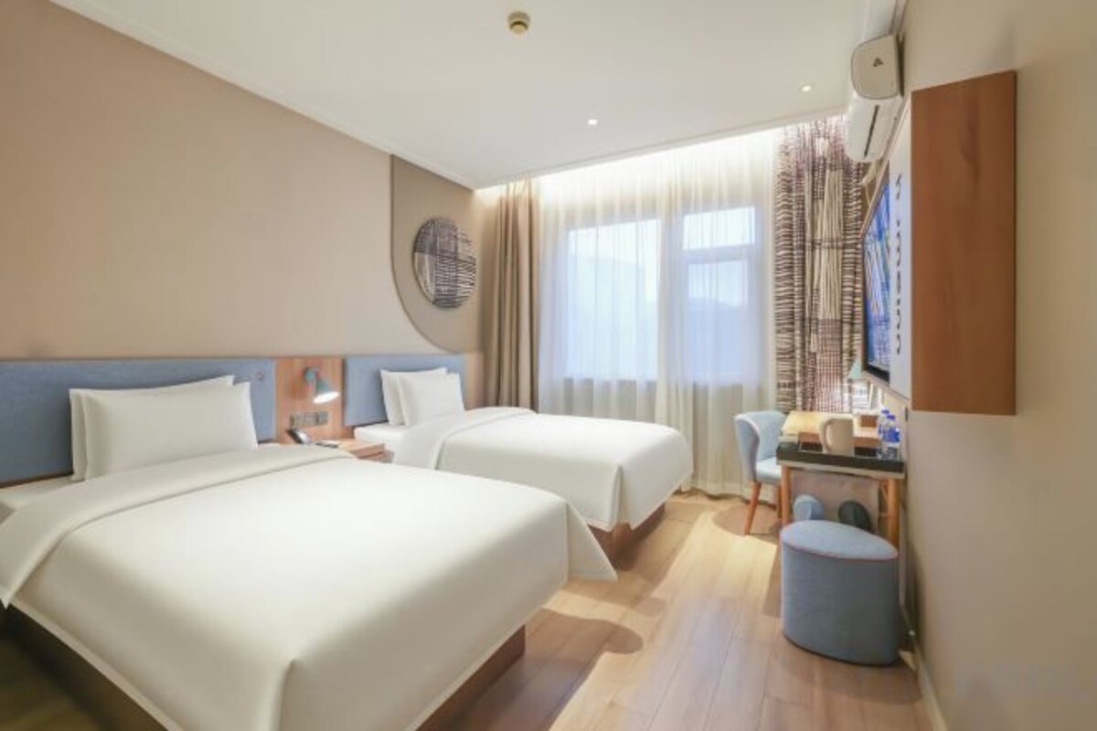 Guestroom  (2 beds)