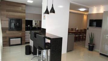 Family Apartment, Multiple Bedrooms, Ensuite, City View | Room amenity